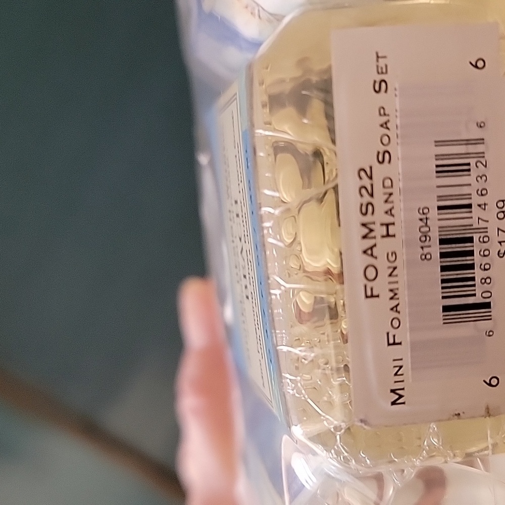 BUNDLE/2-BATH ITEMS/SHEA BUTTER SOAP/LIQUID HAND SOAP/MICHEL DESIGN WORKS - Picture 11 of 12